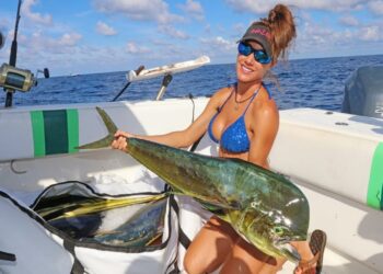 BIG MAHI Fishing in the ISLANDS!