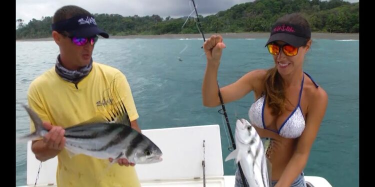 FISHING for ROOSTERFISH in Costa Rica !