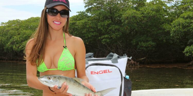 Sight Fishing for BONEFISH & PERMIT on the flats of Roatan