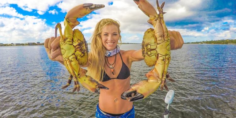 Stone Crab Claws! BEST How To Go CRABBING in Florida! (Catch Clean Cook) EASY and FUN!