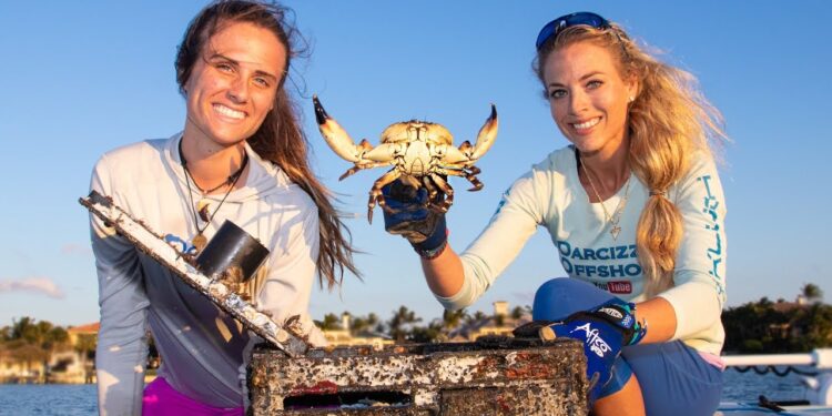 Traps FULL of SURPRISES! Two Sisters Inshore Fishing for Crabs!