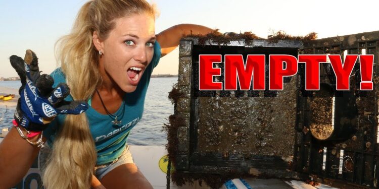WORMS Eating My Traps and STOLEN Stone Crabs! Crabbing with Dad FAIL