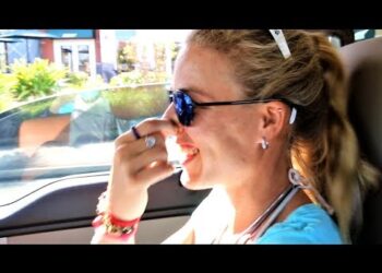 I FART ALOT & Wear One Pieces- Inshore Fishing ft. My Gassy Sister!
