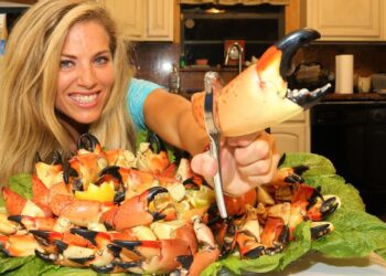 STONE CRAB Claws! CATCHING, CLEANING, COOKING!