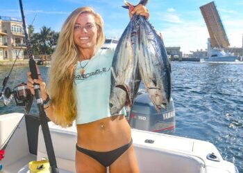 Deep Sea FISH BLOODBATH! Pan Seared Tuna- Catch Clean Cook!