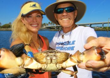 FOUND! Underwater Search with Dad Locates Vandalized Trap & CRABS!