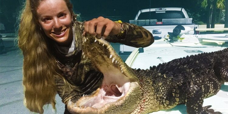 {GRAPHIC} Alligator Hunting on Lake Okeechobee!