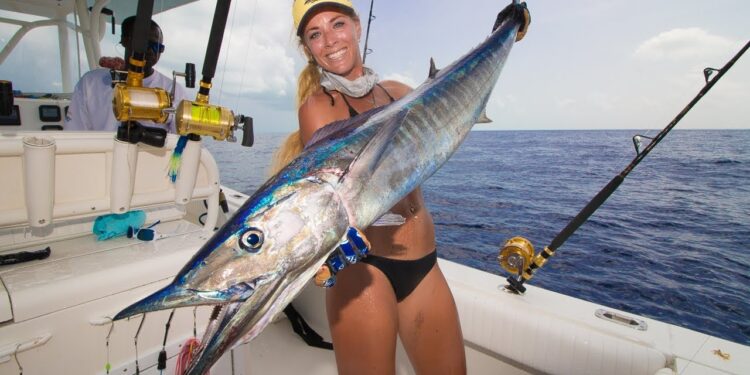 Offshore Fishing for GIANT WAHOO in the Bahamas!