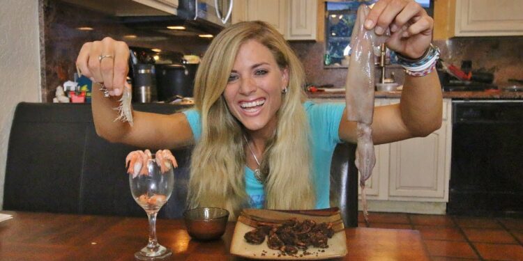CATCH & COOK | Eating BAIT SHOP Squid and Shrimp! Yuck!