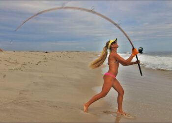 Fishing with VINTAGE GEAR! Surf Fishing with ANTIQUE Rod & Reel!