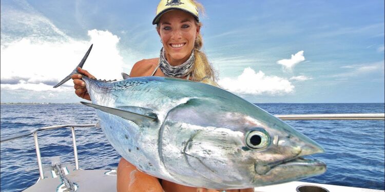 Florida Offshore Fishing & Trolling for Blackfin Tuna (ft. lures that actually catch fish)