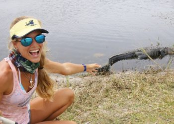 ALLIGATOR Stalks Bass Fishing Girl!