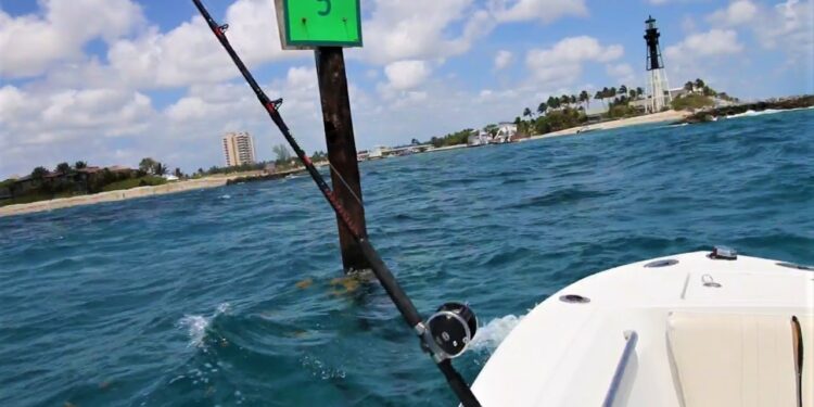 Big FAIL, Boat Crash Blooper in Florida Inlet