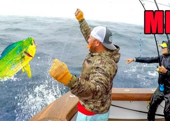 Unbelievable $3,000,000 LUXURY YACHT Deep Sea Fishing!