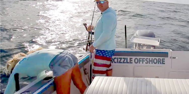 DON’T GO UNDER THE BOAT! 😳 Does she go in? Monster Florida Jack Crevalle & Bottom Fishing