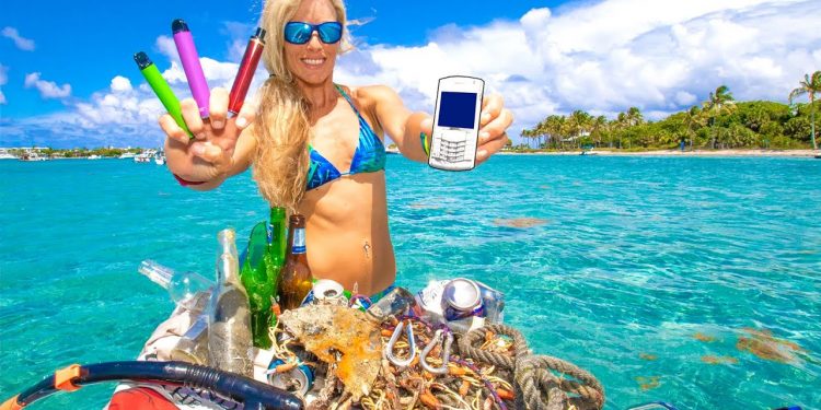 FOUND PHONE! TREASURE HUNTING after Massive Sandbar Party! Peanut Island Snorkeling