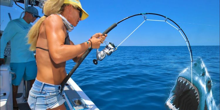 UNEXPECTED Battle with PROHIBITED SHARK SPECIES! On TINY short ROD!