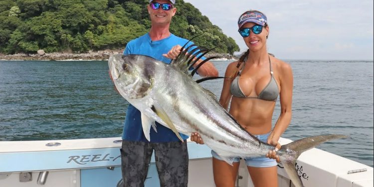 GIANT Roosterfish Beach!  |Livin’ the Dream