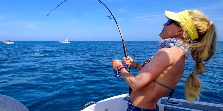 Petite Female vs. Monster Fish! 😀Florida Offshore Fishing Sharks, Sails, AJ’s
