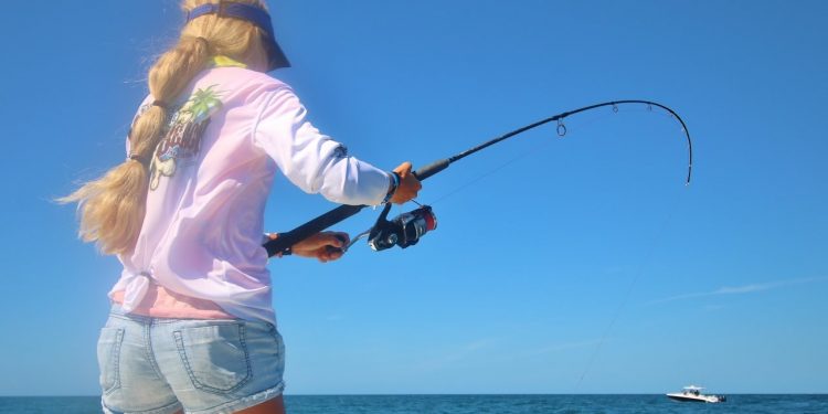 BAY BOAT Offshore Tournament Fishing in 20kt Winds