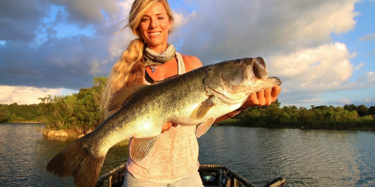 Big 8lb Bass Fishing Central Florida Private Ranch