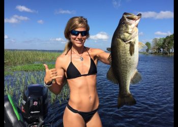 Girl goes Big Bass Fishing with Plastic Worms and 70+mph with Blazer Boats Video