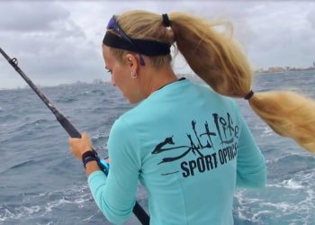 Florida High Wind Rough Sea Mahi Fishing with Darcie