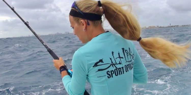 Florida High Wind Rough Sea Mahi Fishing with Darcie