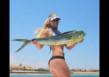 Fishing Girl: Mahi, Tuna and rare deep sea mullet bait pod