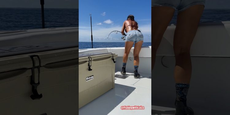 Fish on 🎣  #fishingwithluiza #fishing