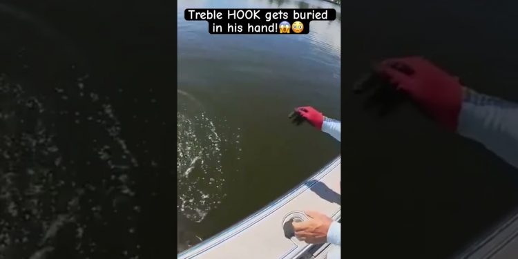 Monster Fish + treble hook gets BURIED in his HAND! #floridafishing