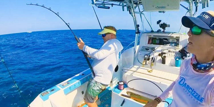 Florida Fishing Couple Gets SMOKED!