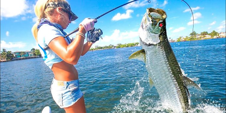 MASSIVE FISH vs. Tiny Rod! Ultralight Florida Tarpon Fishing