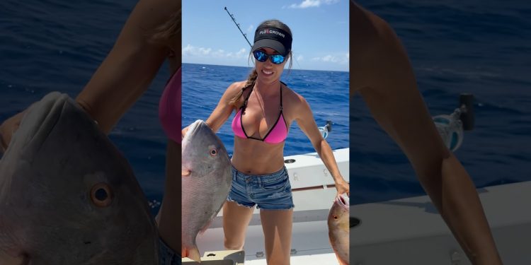 Filling up the cooler 🎣 #fishingwithluiza